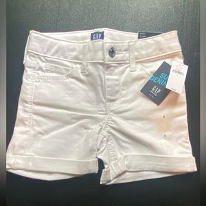 NWT - Girls White Gap shorts 4in inseam, size 6